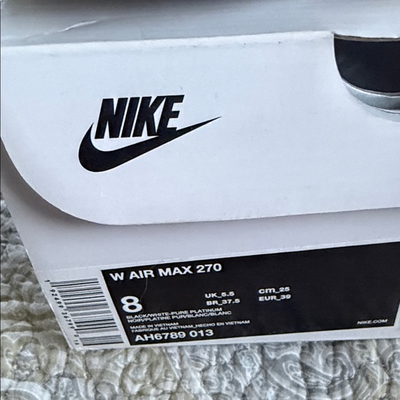 Nike Women’s Air Max  270 - Picture 2 of 6